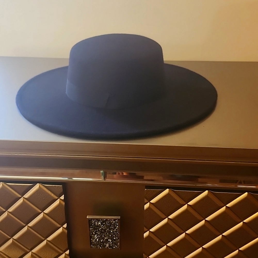 Black fall bolero brim hat